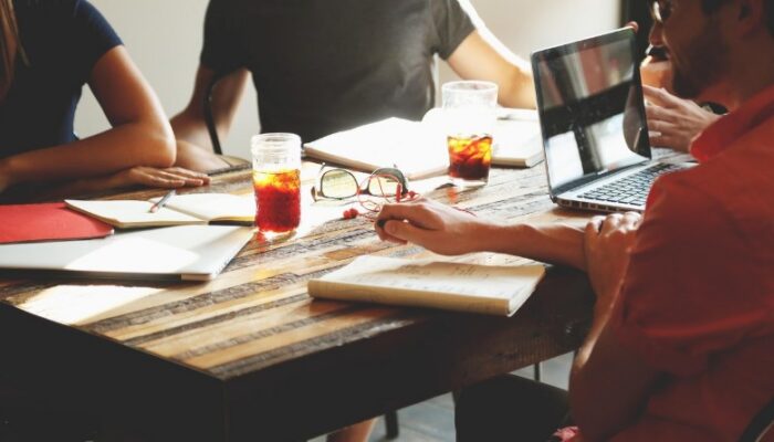 Pernah Kena Tipu? Cek Tips Menghindari Investasi Bodong Ini!